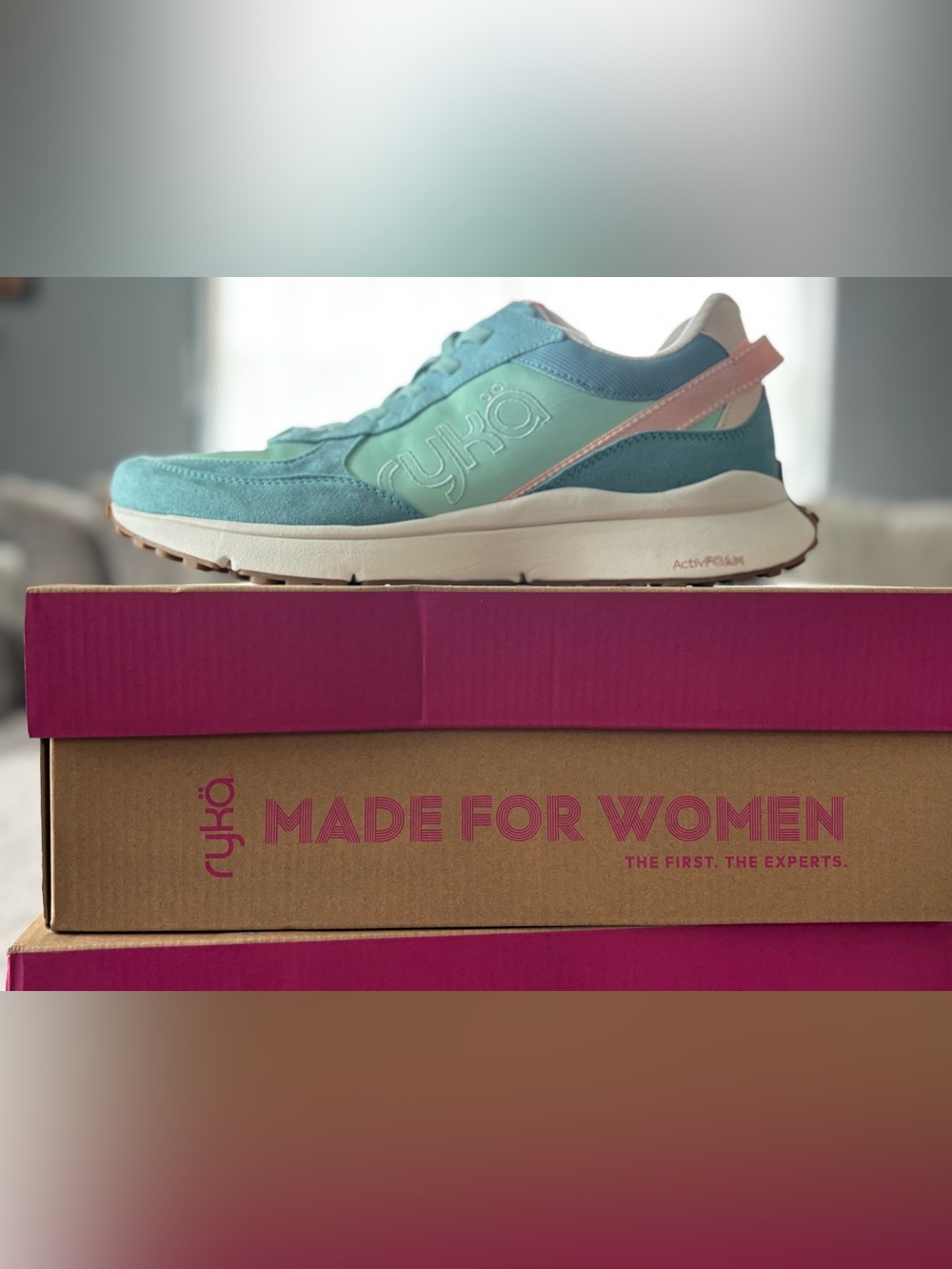 Ryka Womens Jog on Slip on Faux Leather Athletic Walking Shoes 12M Nile Blue New